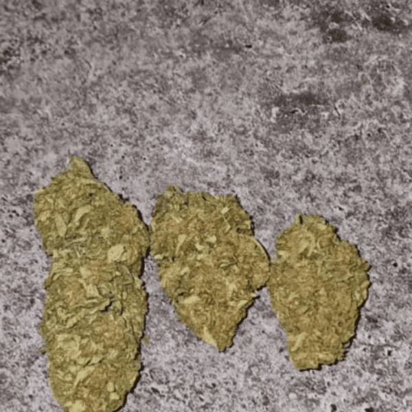 Lemon Dawg Weed – 28g £140/OZ Xmas Deal